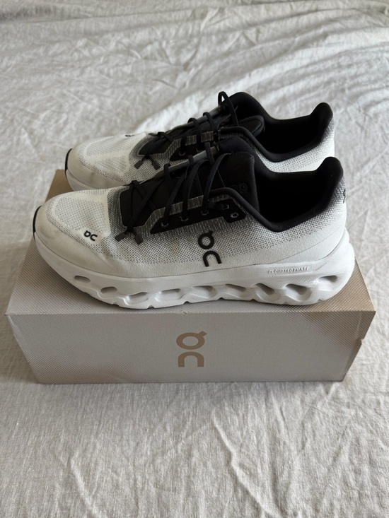 On Running Other - On Cloudtilt Shoes